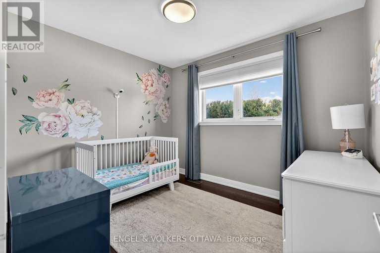 29665272/754-cork-street/elmvale-acres/ottawa/ontario/K1G1X9_22