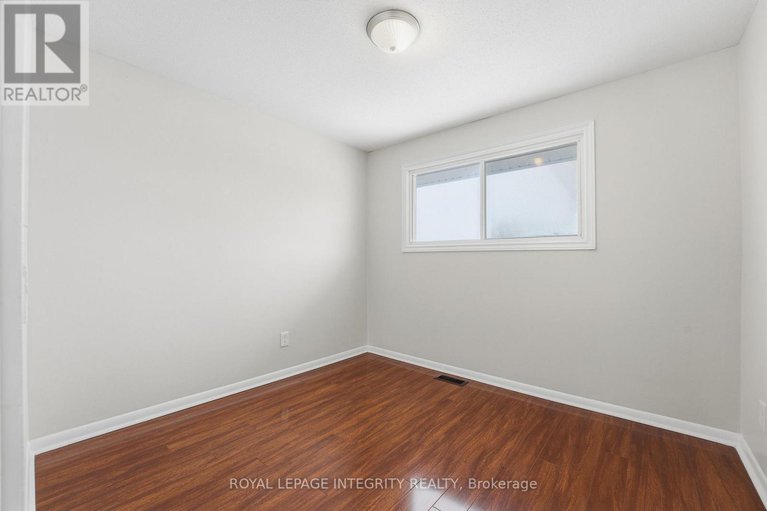 29384406/1281-meadowlands-drive-e/city-viewskylinefisher-heightsparkwood-hills/ottawa/ontario/K2E6K4_25