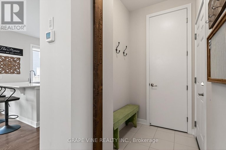 29145607/2005-postilion-street/btwn-franktown-rd-fallowfield-rd/ottawa/ontario/K0A2Z0_8