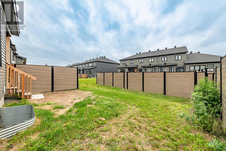 28478727/747-namur-street/embrun/russell/ontario/K0A1W0_36