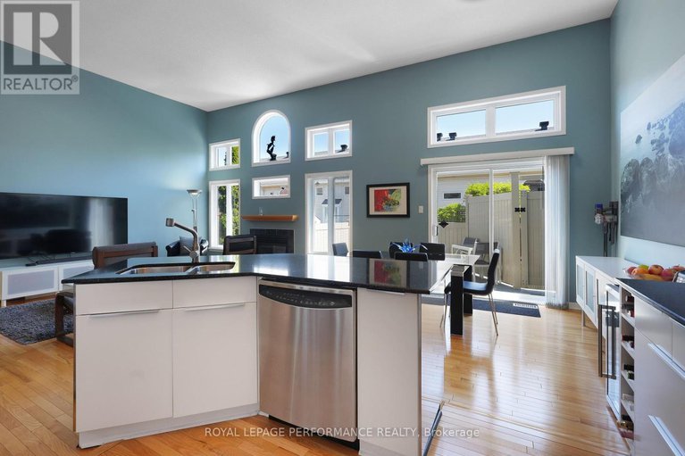 28567960/9-maple-park-private/upper-hunt-club/ottawa/ontario/K1T4A6_5