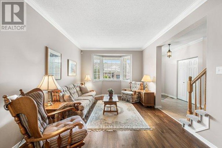 28805295/1575-winterport-way/fallingbrookpineridge/ottawa/ontario/K4A4C3_12