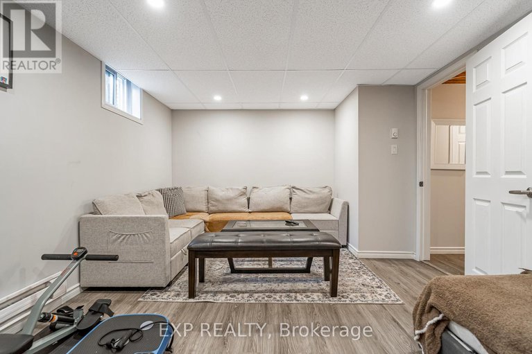 28593463/117-3136-stockton-drive/blossom-parkkemp-parkfindlay-creek/ottawa/ontario/K1T1S1_22