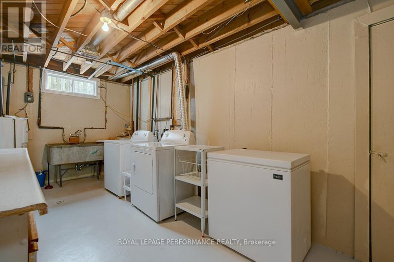 28697255/617-gardenvale-road/castle-heightsrideau-high/ottawa/ontario/K1K1E5_35