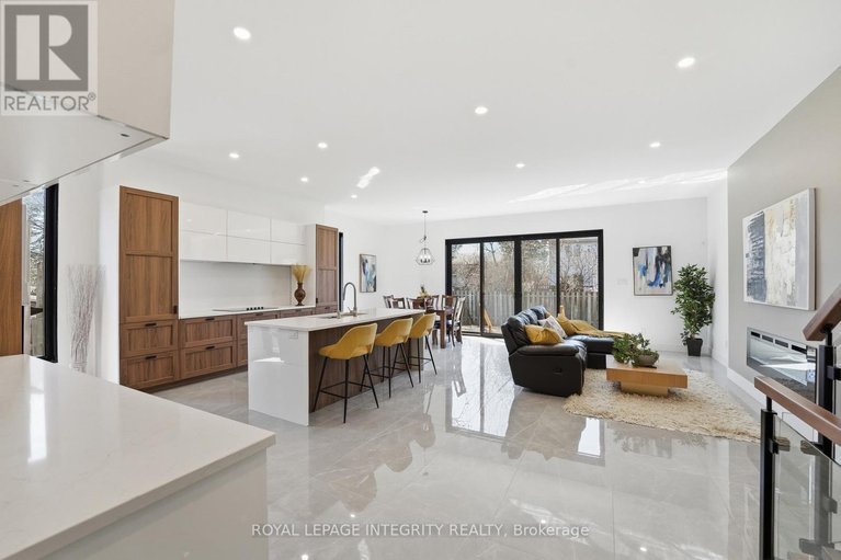 29663854/984-watson-street/fairfield-heights/ottawa/ontario/K2B6C2_5