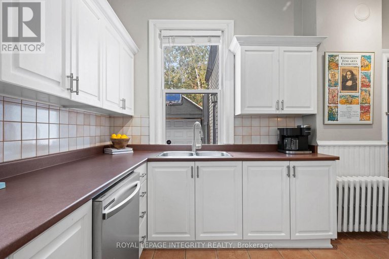 29160294/553-gilmour-street/ottawa-centre/ottawa/ontario/K1R5L5_16