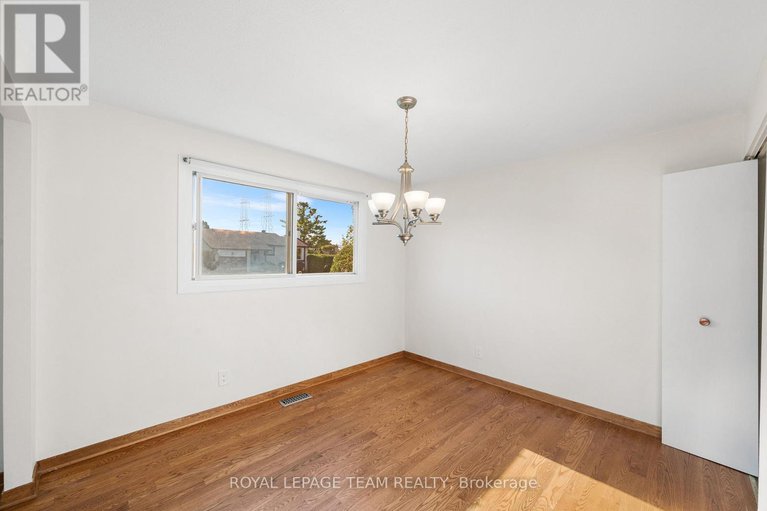 29339810/47-kidgrove-gardens/tanglewood/ottawa/ontario/K2G3W7_9