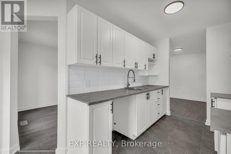 28543966/423-hillsboro-private/emerald-meadowstrailwest/ottawa/ontario/K2M3A7_15