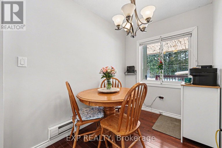 29413616/4250-511-highway/lanark-highlands-lanark-twp/lanark-highlands/ontario/K0G1K0_6