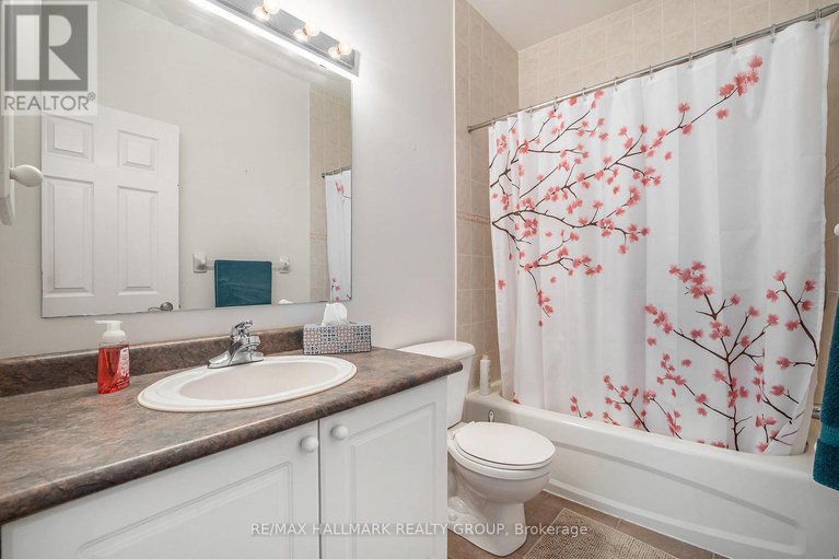 28920154/24-castle-glen-crescent/glencairnhazeldean/ottawa/ontario/K2L4H1_20