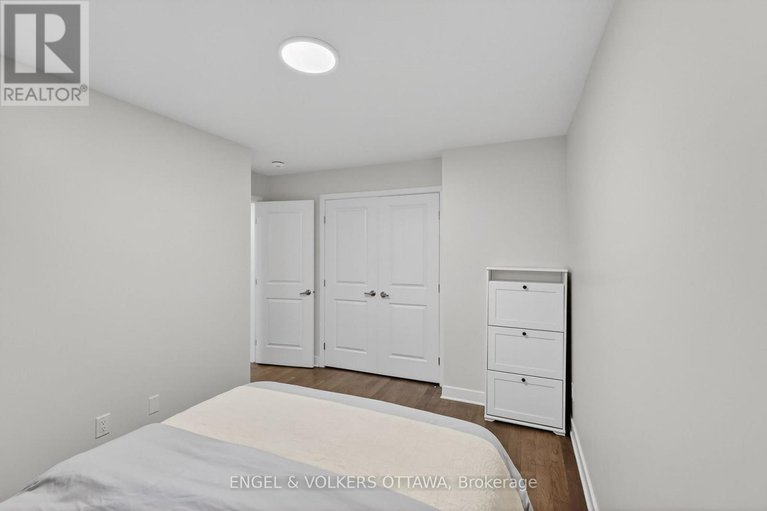 29677930/a-192-forward-avenue/mechanicsville/ottawa/ontario/K1Y4H2_22