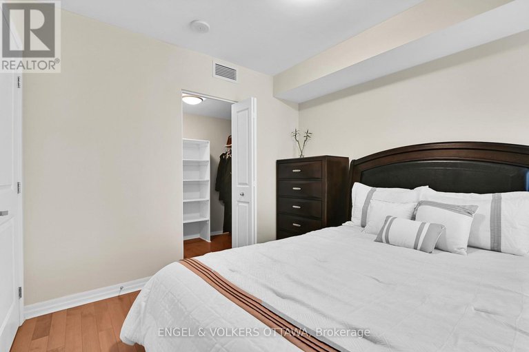 29023590/1507-195-besserer-street/sandy-hill/ottawa/ontario/K1N0B6_12