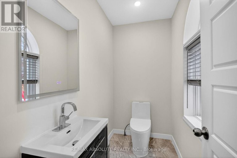 29171817/147-longpre-street/vanier/ottawa/ontario/K1L7J5_16