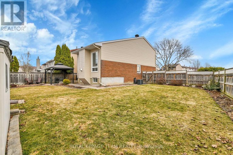 28179012/1728-smithers-crescent/chateauneuf/ottawa/ontario/K1C4X2_33