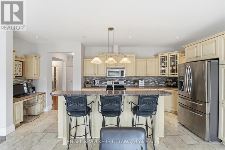 29566261/31-leatherwood-crescent/stonebridge/ottawa/ontario/K2J4X9_18