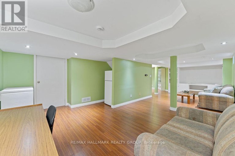 29021769/1040-karsh-drive/hunt-club-park/ottawa/ontario/K1G4M9_32