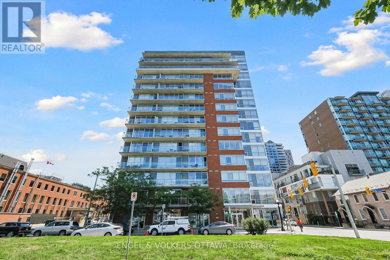 1304 - 180 York Street