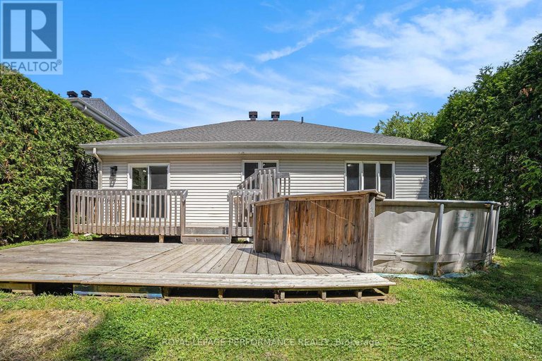 28513867/129-beaumont-avenue/town-of-rockland/clarence-rockland/ontario/K4K1R7_30