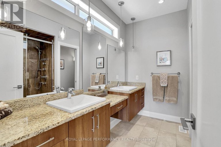 29578722/32-moore-street/richmond/ottawa/ontario/K0A2Z0_24