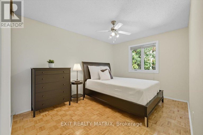 28933679/159-dunlop-crescent/village-of-russell/russell/ontario/K4R1B3_23