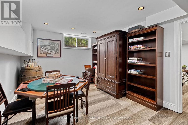 28316771/2377-pine-avenue/manotick-east-to-manotick-station/ottawa/ontario/K4M1B4_38