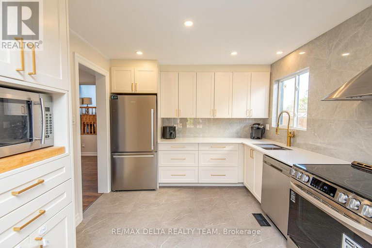 29081598/276-turnstone-court/chatelaine-village/ottawa/ontario/K1E2V2_6