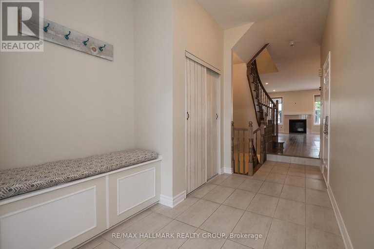 28443105/208-sittelle-private/fallingbrookgardenway-south/ottawa/ontario/K4A1G1_6