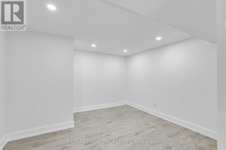 28675419/1035-connery-avenue/elmvale-acresurbandale/ottawa/ontario/K1G2N9_37
