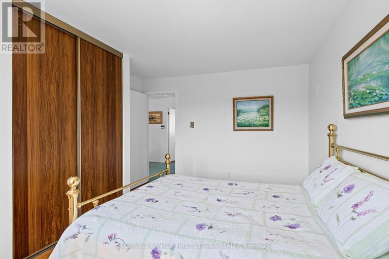 28315563/16-denewood-crescent/pineglencountry-place/ottawa/ontario/K2E7G5_33
