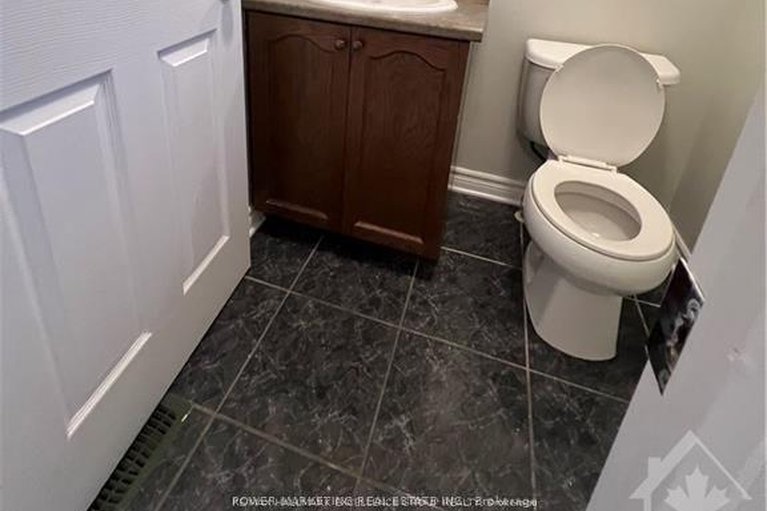 29319586/270-mica-crescent/town-of-rockland/clarence-rockland/ontario/K4K0E2_10