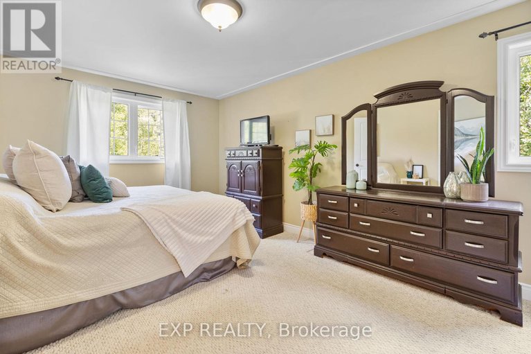 28792701/8325-albert-bouwers-circle/osgoode-twp-north-of-reg-rd-6/ottawa/ontario/K0A2P0_13