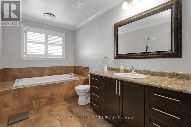 29637319/257-currell-avenue/westborohampton-park/ottawa/ontario/K1Z7J5_14