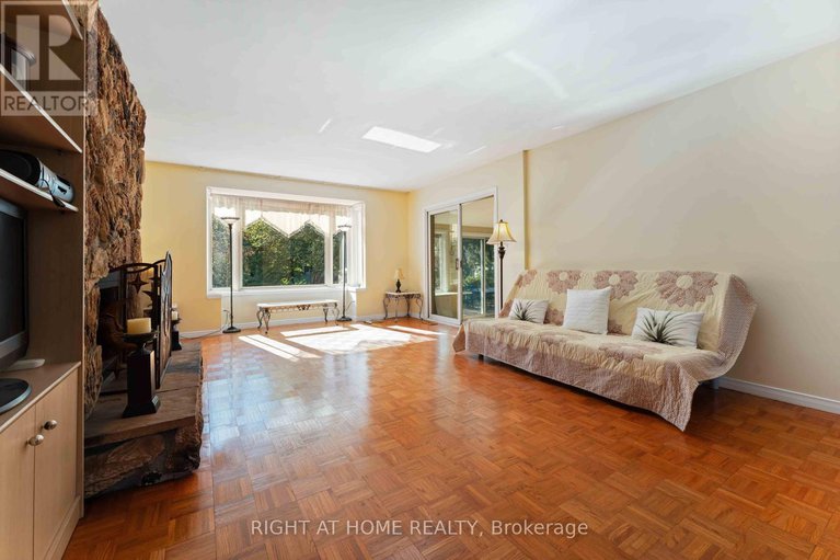 28894364/2221-circle-place/elmvale-acresurbandale/ottawa/ontario/K1G3E2_16
