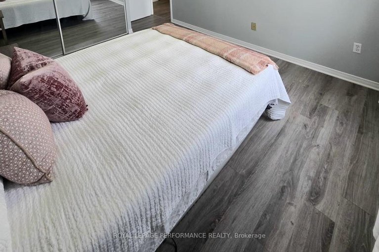 29631803/1113-20-chesterton-drive/borden-farmstewart-farmcarleton-heightsparkwood-hills/ottawa/ontario/K2E6Z7_37