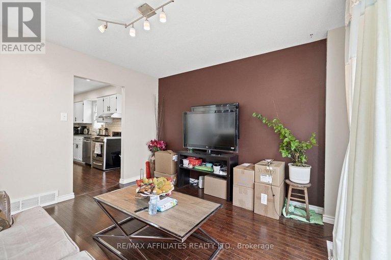 28295817/43-bluegrass-drive/bridlewood/ottawa/ontario/K2M1G2_14
