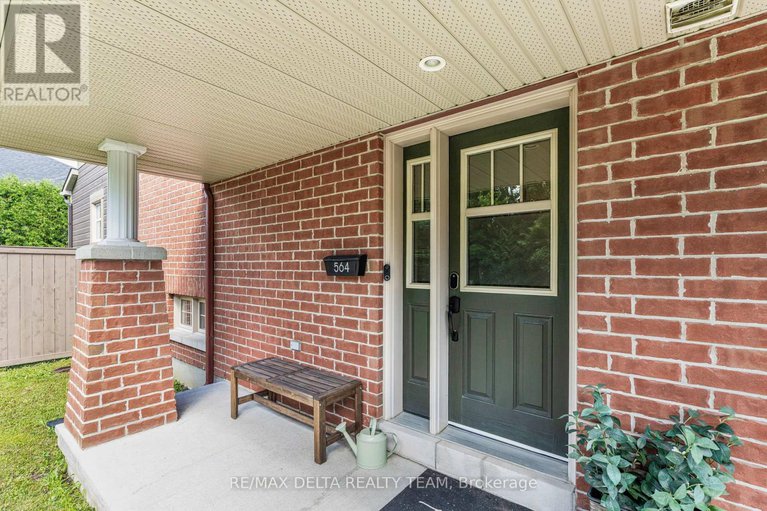 28643718/564-langelier-avenue/mer-bleuebradley-estatesanderson-park/ottawa/ontario/K1W0E7_3