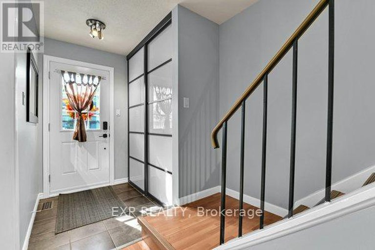 28885940/1962-greenvale-lane/chateauneuf/ottawa/ontario/K1C6E3_2