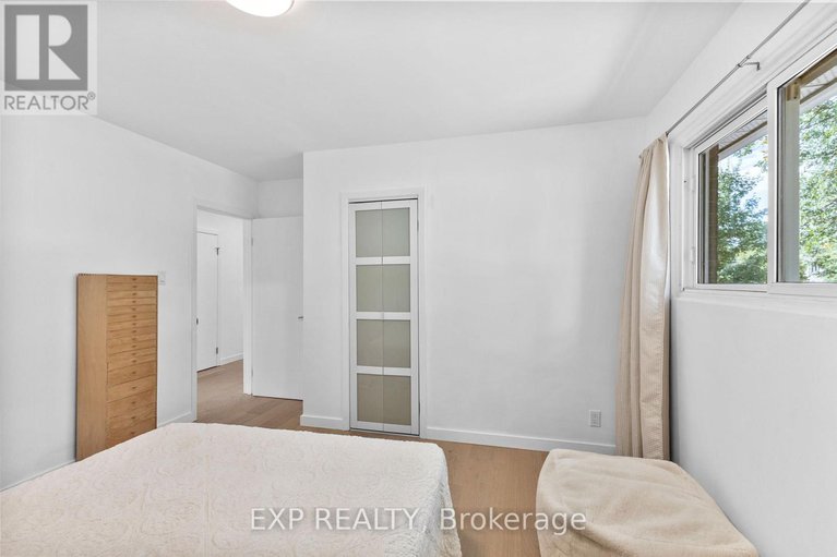 28804203/1502-farnsworth-avenue/alta-vista/ottawa/ontario/K1H7C3_24
