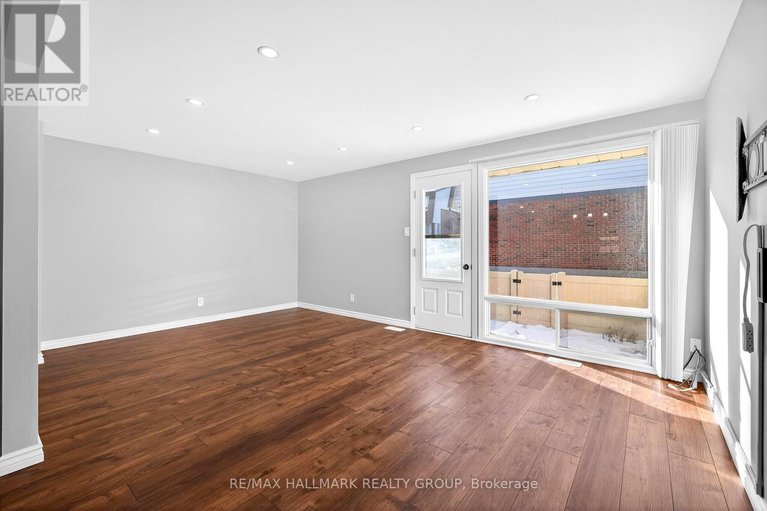 29163318/b-905-elmsmere-road/beacon-hill-south/ottawa/ontario/K1J8G4_11