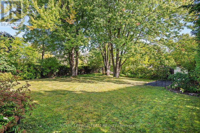 29461995/1601-apeldoorn-avenue/carleton-heights/ottawa/ontario/K2C1V4_45