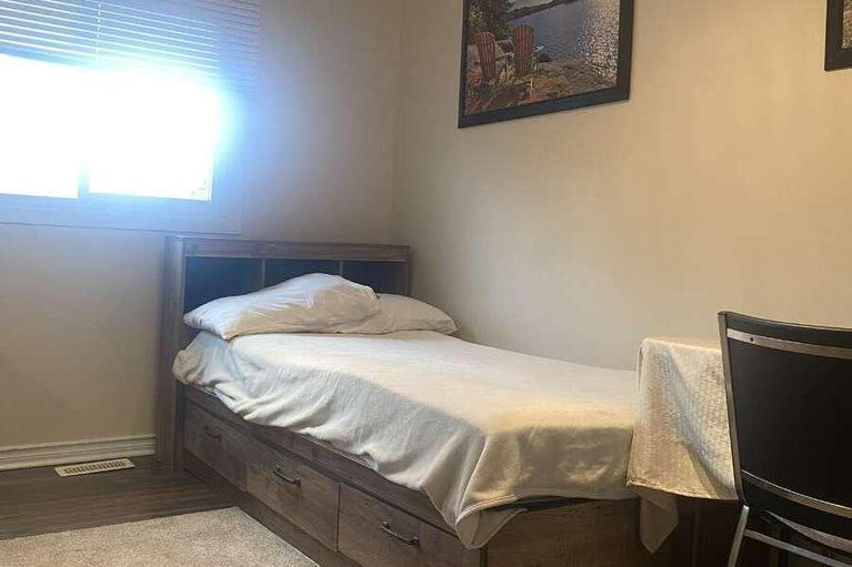 28424969/246-romulus-private/carson-meadows/ottawa/ontario/K1K3Y2_28