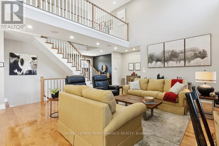 29049198/5-melva-avenue/blossom-parkkemp-parkfindlay-creek/ottawa/ontario/K1T3W9_5