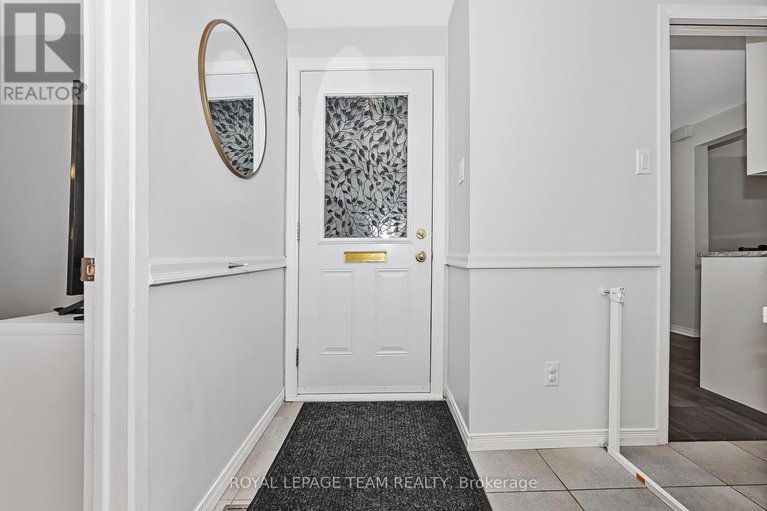 28918766/1095-ambleside-drive/woodroffe/ottawa/ontario/K2B8E2_4