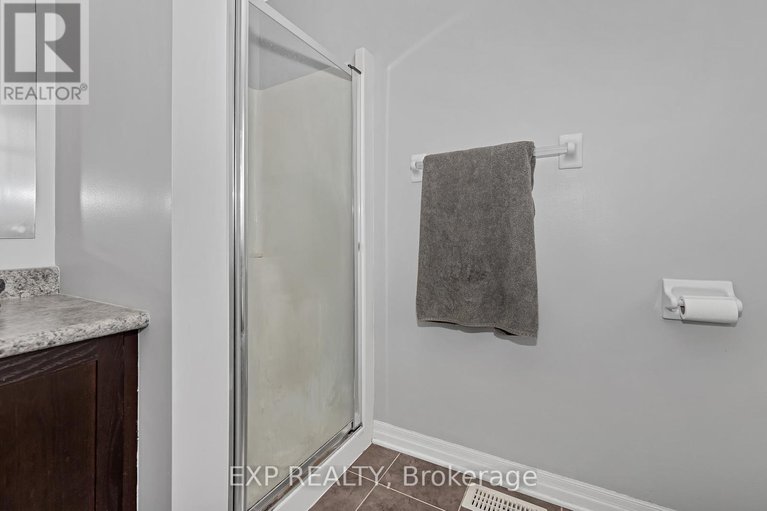 28867908/503-knotridge-street-n/mer-bleuebradley-estatesanderson-park/ottawa/ontario/K1W0A8_21