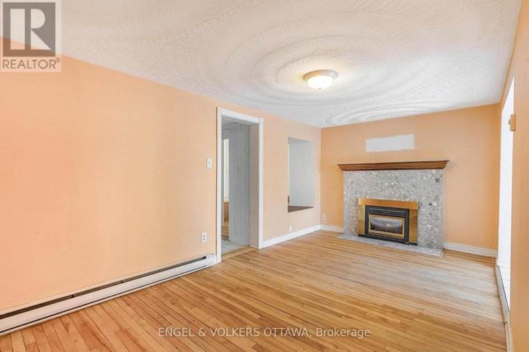 28518978/467-edgeworth-avenue/woodroffe/ottawa/ontario/K2B5L2_7