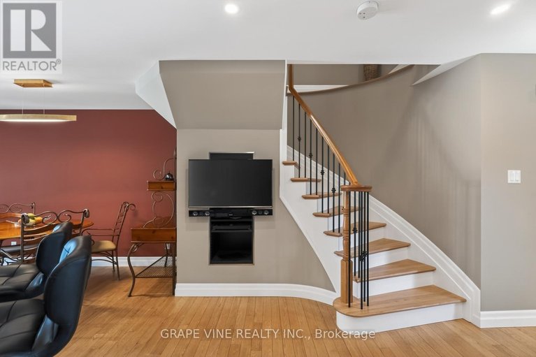 29672102/142-college-circle/castle-heights/ottawa/ontario/K1K4S1_19