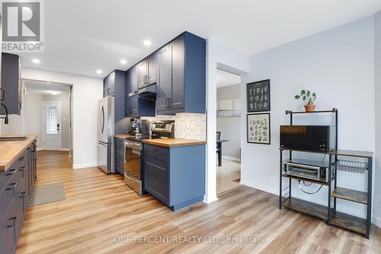 29612741/1570-champneuf-drive/chateauneuf/ottawa/ontario/K1C6B5_18