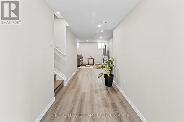 28616419/526-alcor-terrace/half-moon-bay/ottawa/ontario/K2J6N6_29