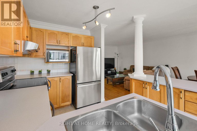 28515655/77-flowertree-crescent/emerald-meadowstrailwest/ottawa/ontario/K2M2R7_20