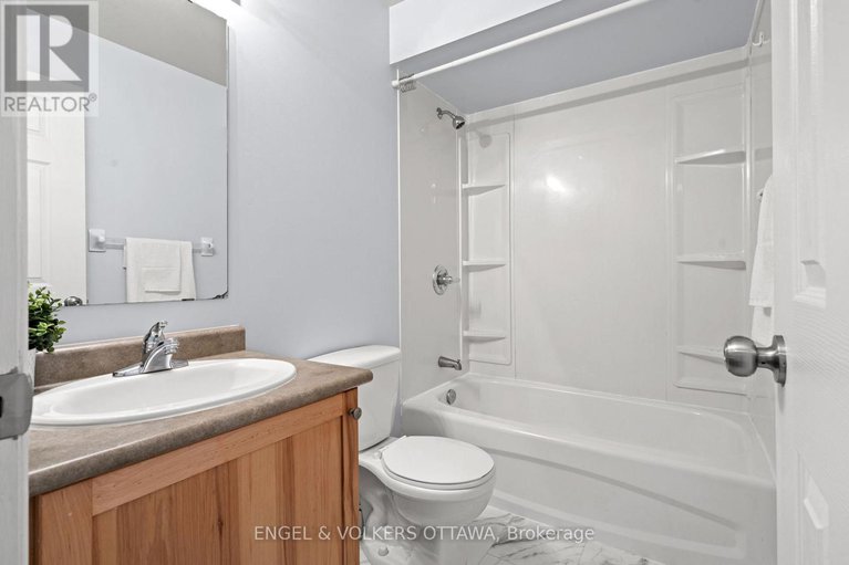 28991870/142-wharhol-private/westcliffe-estates/ottawa/ontario/K2H1G5_20